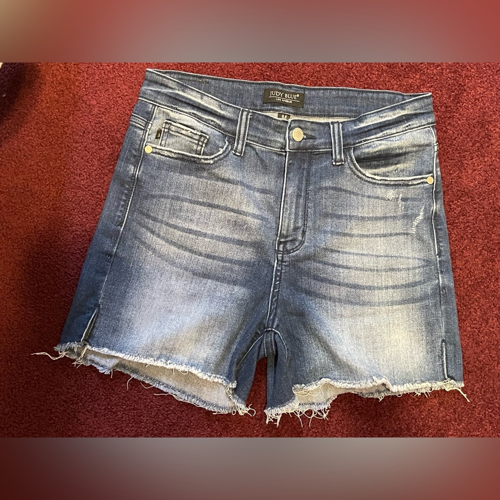 Judy Blue Frayed Hem Denim Shorts- slight distressing Size M-Like New Condition!